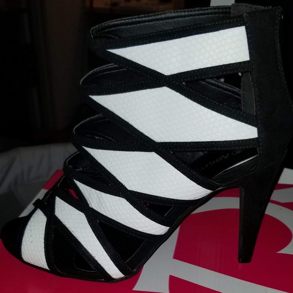 Black/white suede heel or black/ white bootie